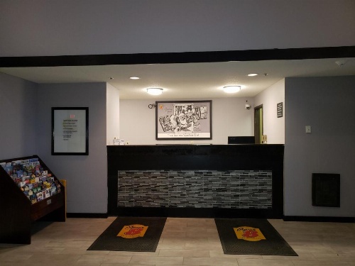 Super 8 by Wyndham Milwaukee Airport image 23