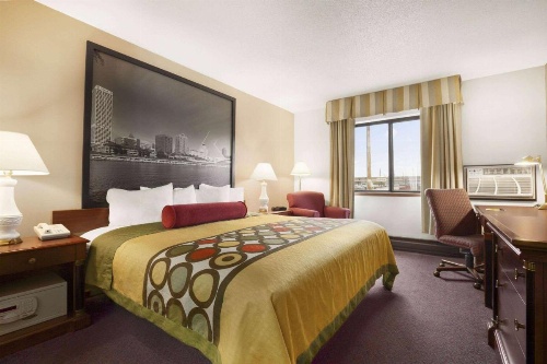 Super 8 by Wyndham Milwaukee Airport image 44